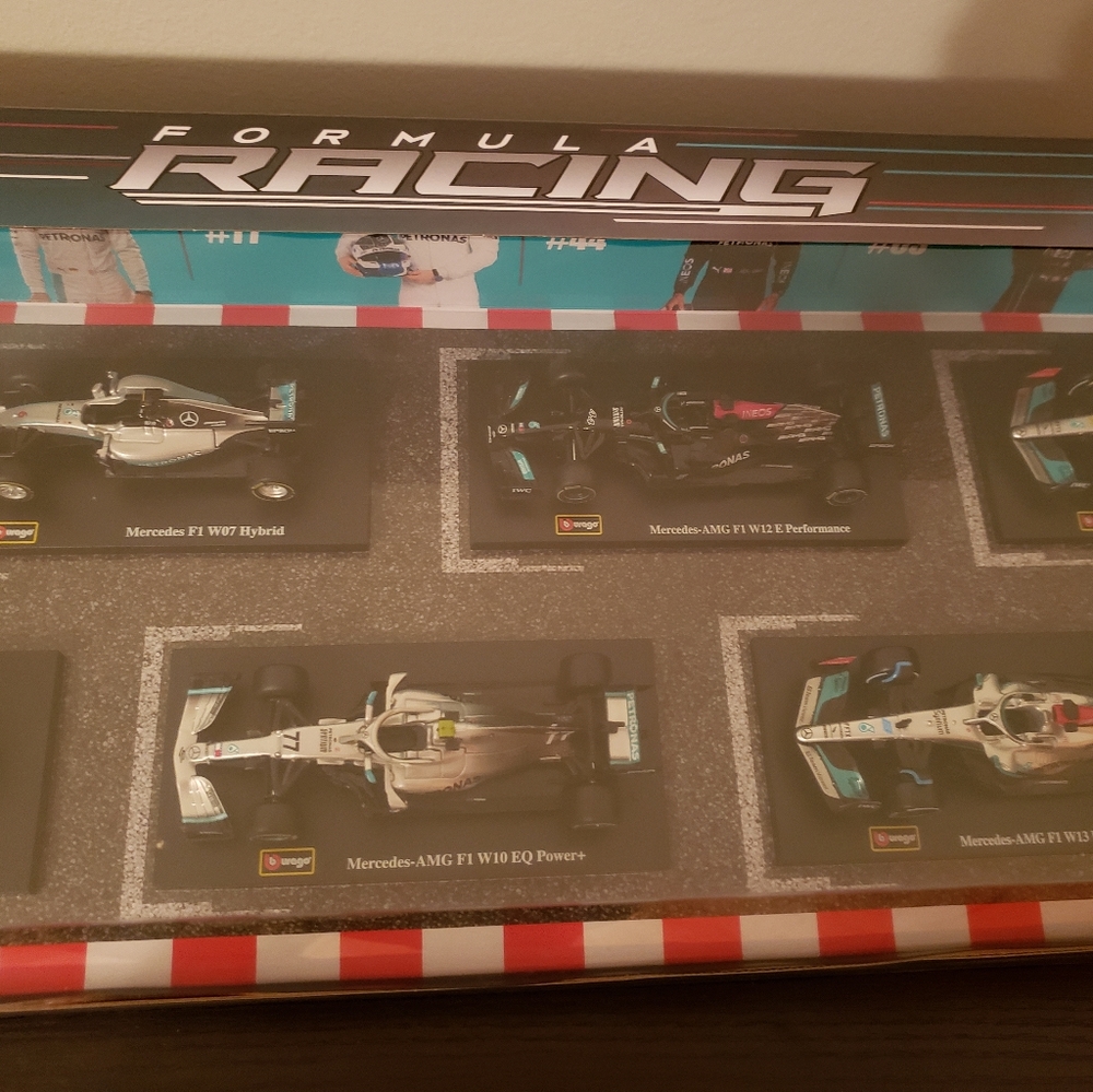 🏎 Formula 1 Mercedes Racing Cars 🏎 - Picture 12 of 16